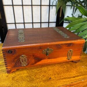 Vintage Cedar Jewelry Box Keepsake Trinket Chest